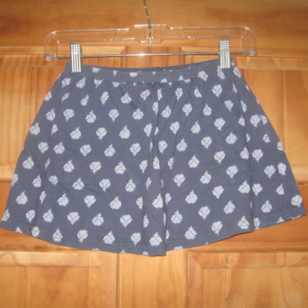 5/$30 Girls Old Navy Blue with White Flowers Skort - Picture 2 of 2